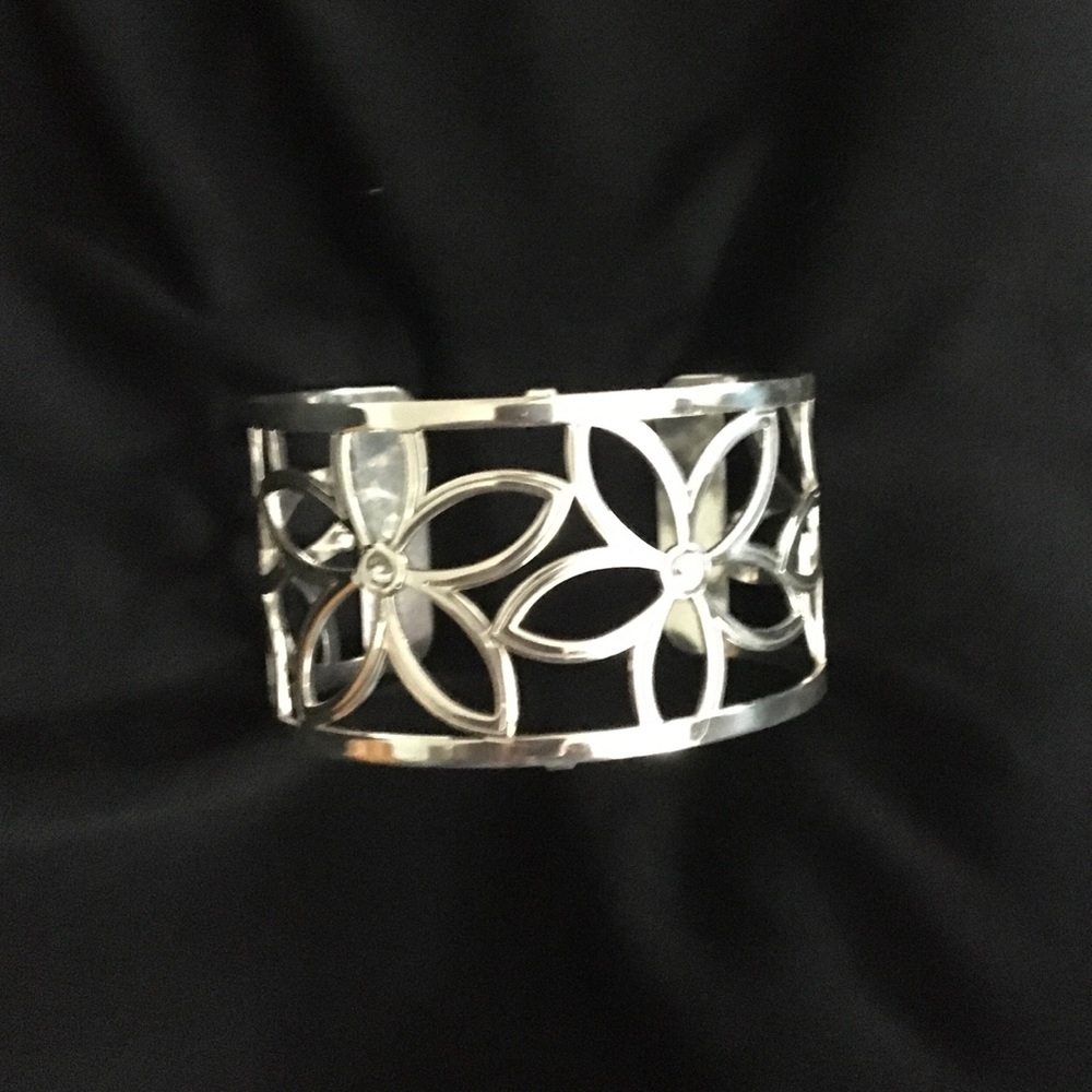 Brighton 2” Cuff Bracelet never worn,2022 beautiful bracelet